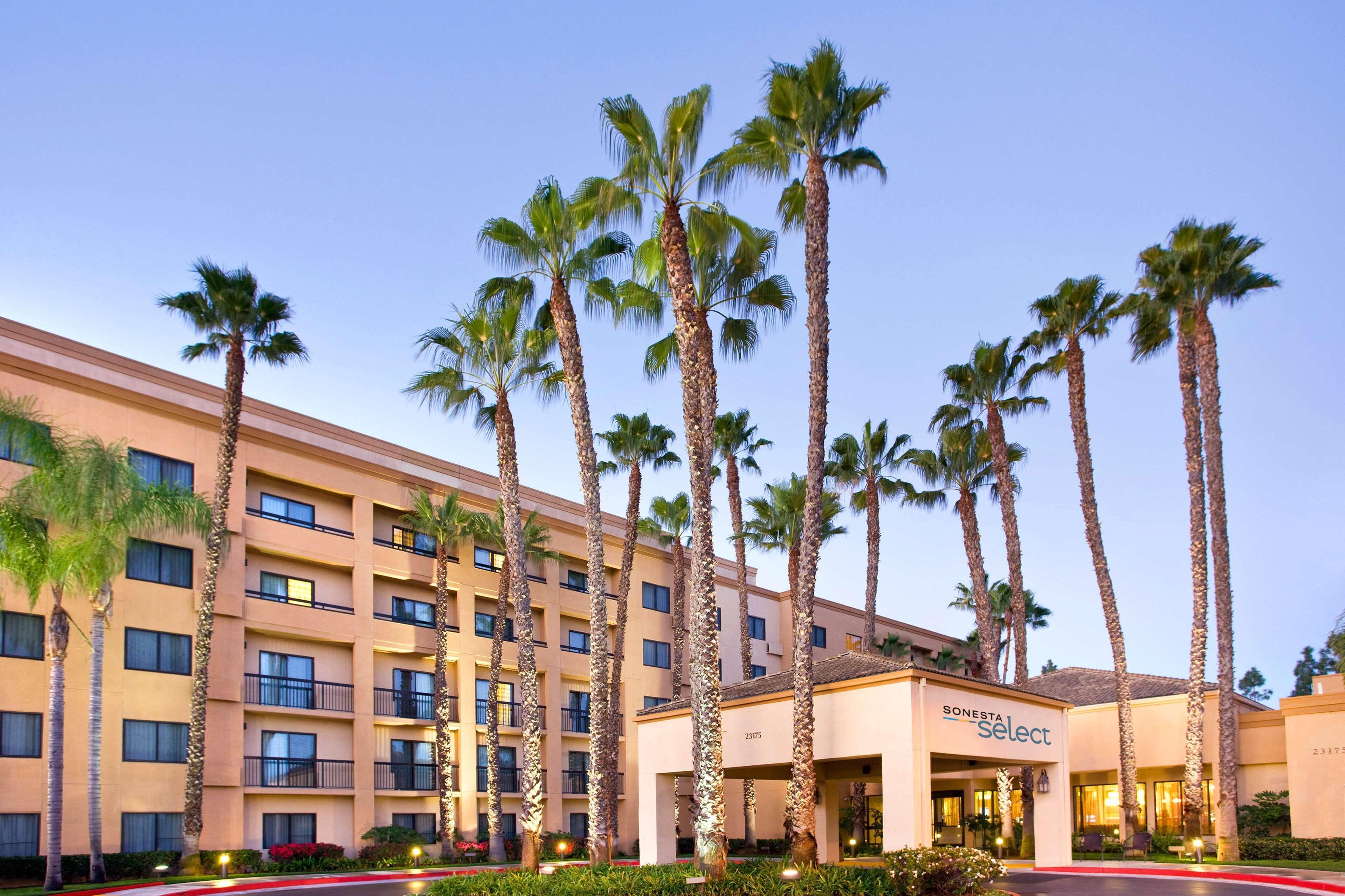 4 Business Hotels Near Turtle Rock Community Park Worth Booking