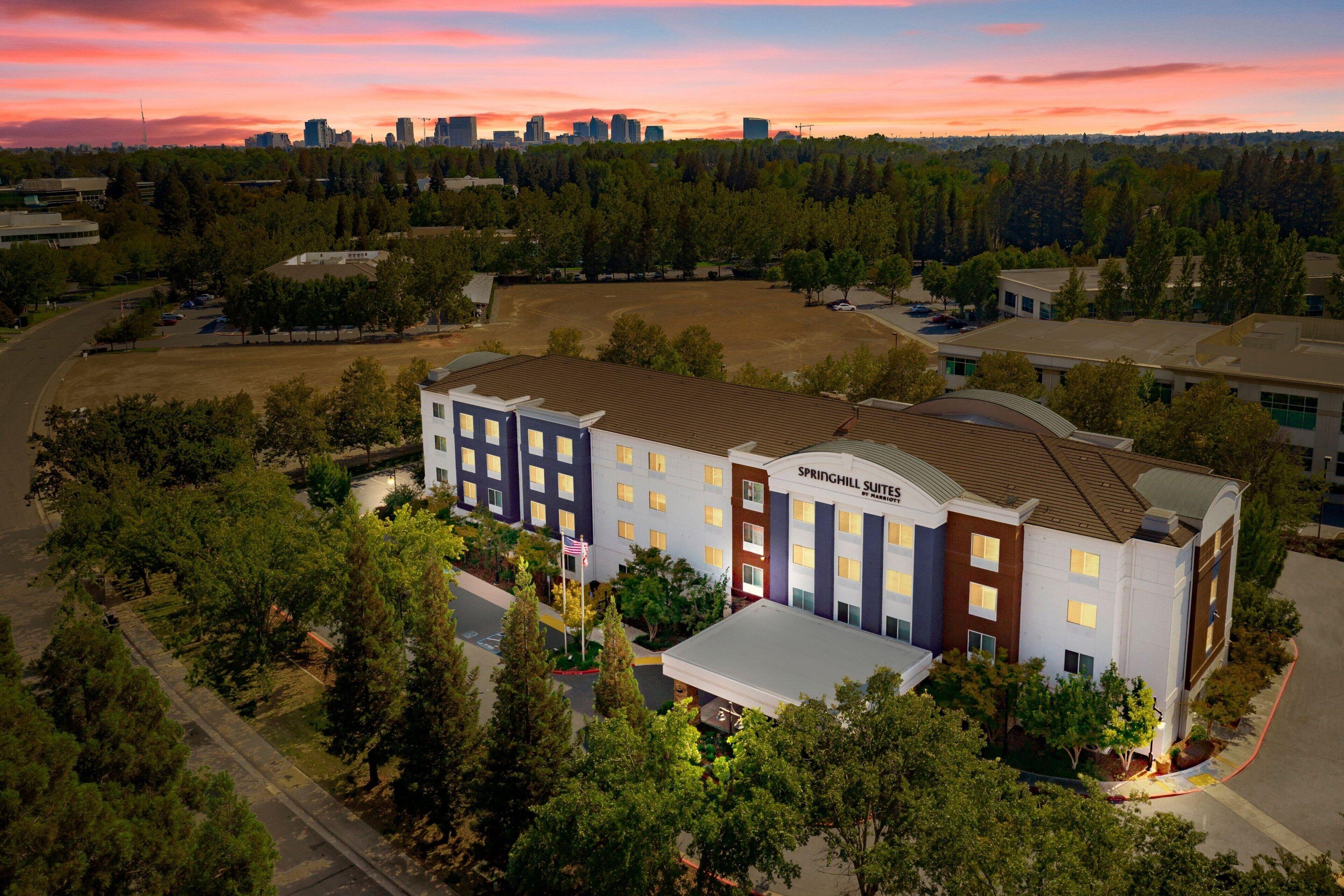 4 Business Hotels Close to K Street Mall Sacramento