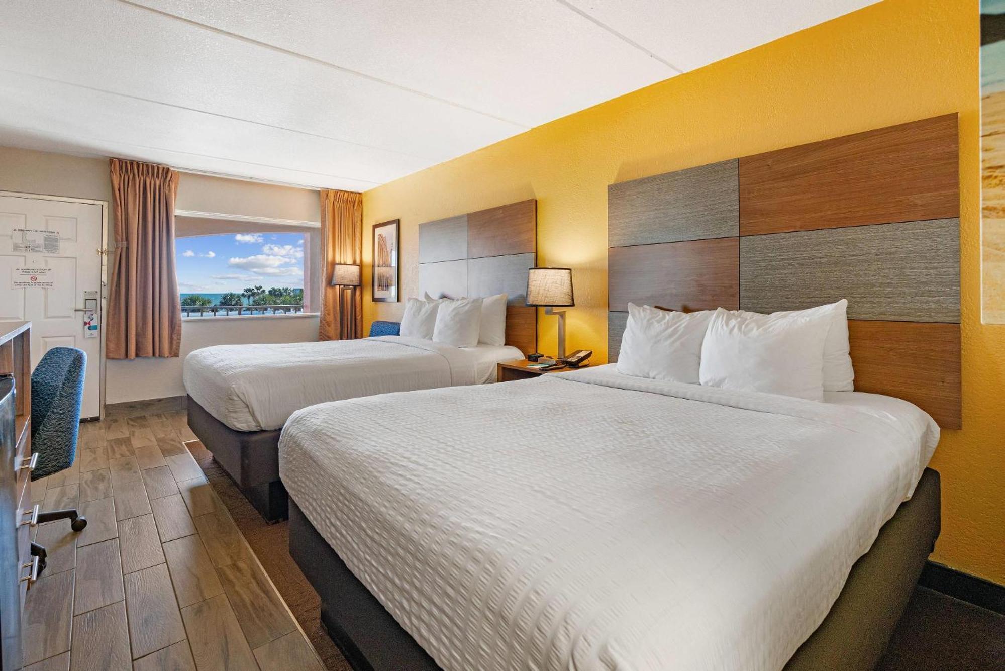 8 Central Hotels Close to The Strand, Galveston