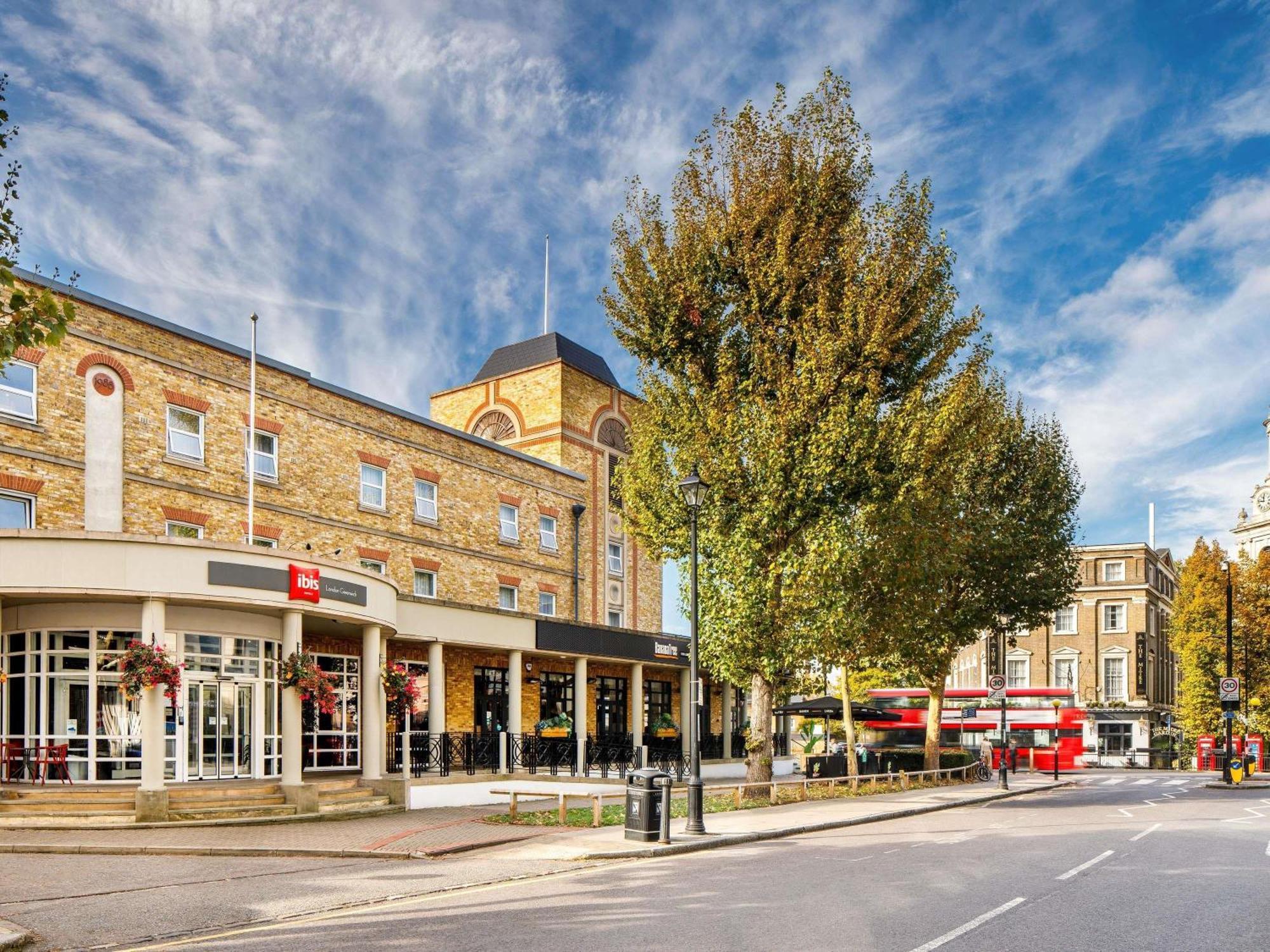 2 Family Hotels in Greenwich That Deliver Where It Counts