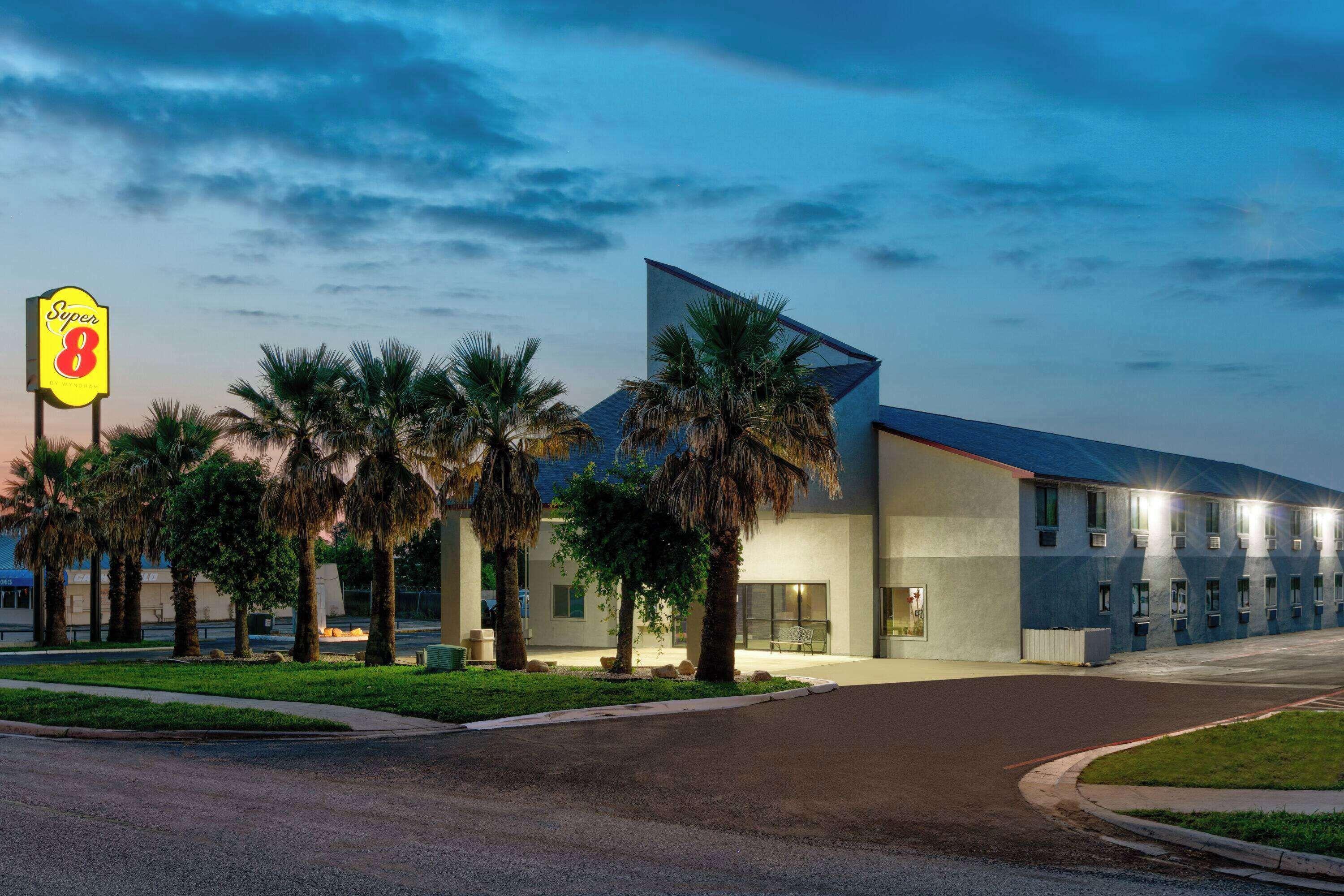 4 Central Hotels in Greater San Antonio for Every Trip Style