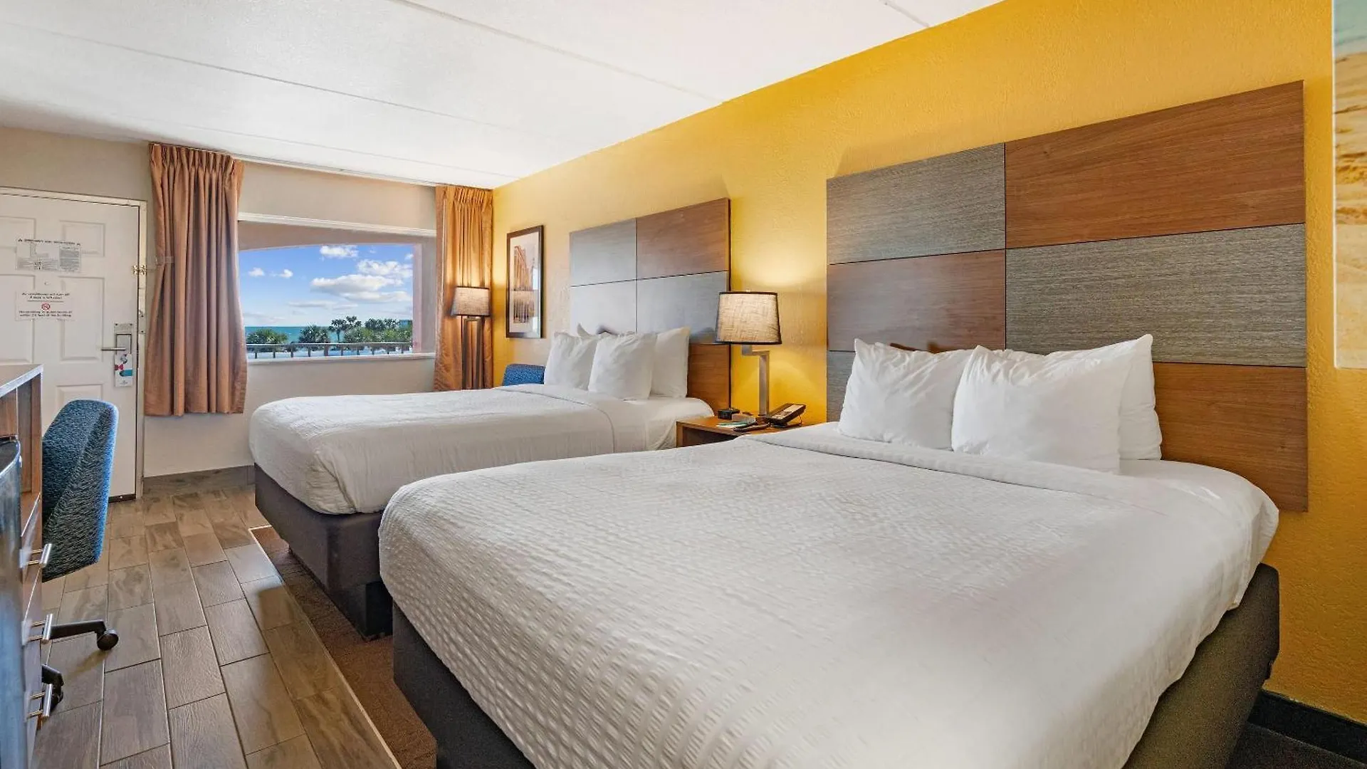 8 Central Hotels Close to The Strand, Galveston