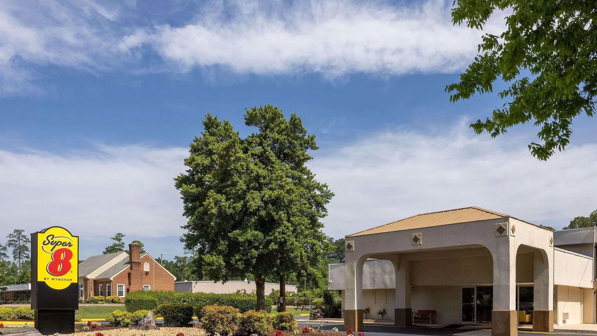 7 Budget Hotels Near Colonial Williamsburg Visitor Center Worth Booking