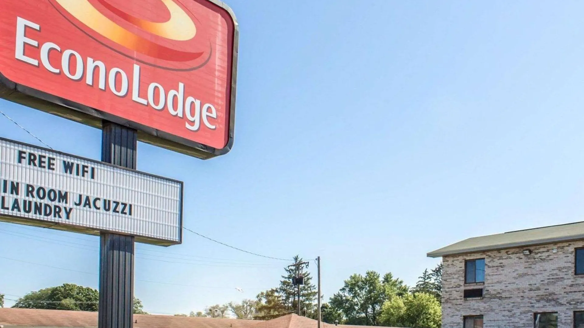 4 Smart Family Hotels Near Elkhart 112 Club Worth Booking
