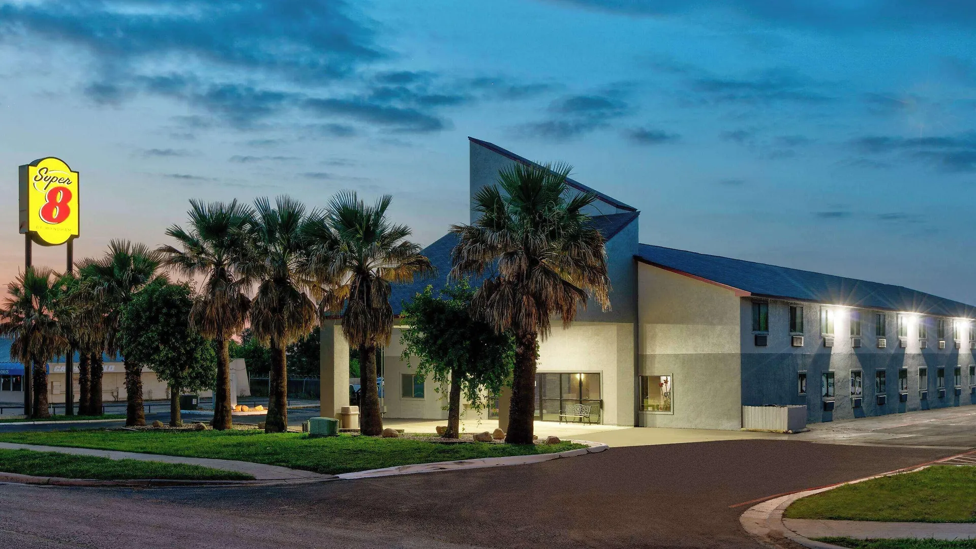 4 Central Hotels in Greater San Antonio for Every Trip Style
