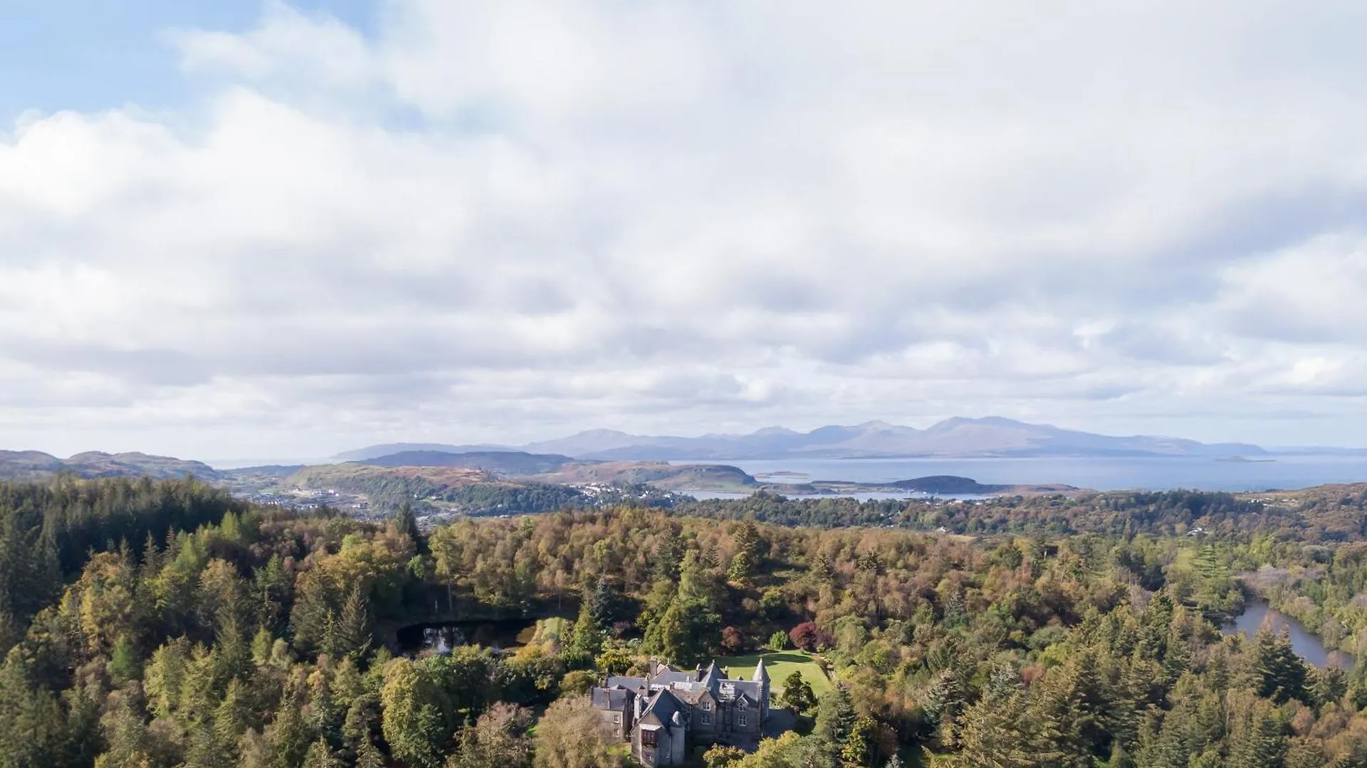 13 Central Oban Hotels Close to Glencruitten Golf Club