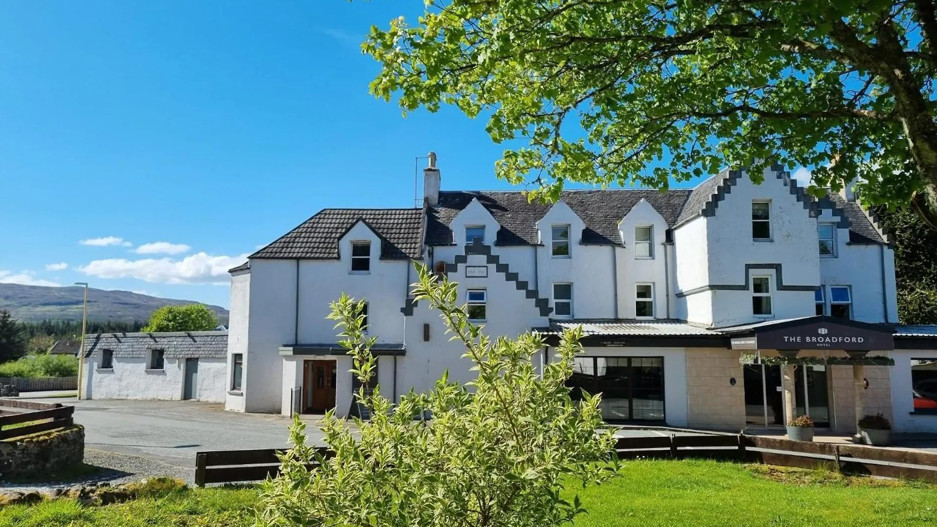 15 Romantic Hotels in the Scottish Highlands Worth Booking