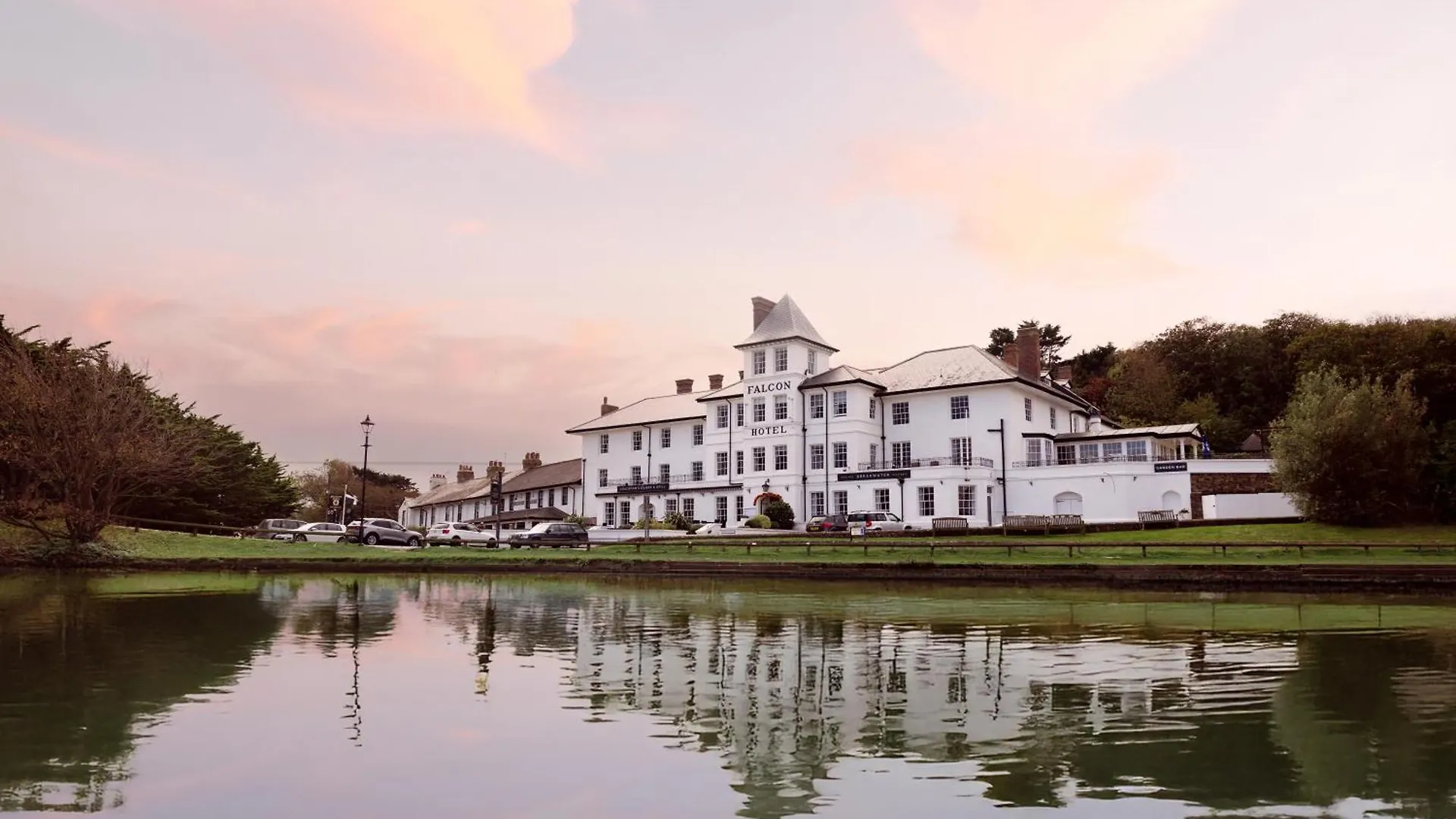 15 Best Beach Hotels in Cornwall for a Coastal Escape