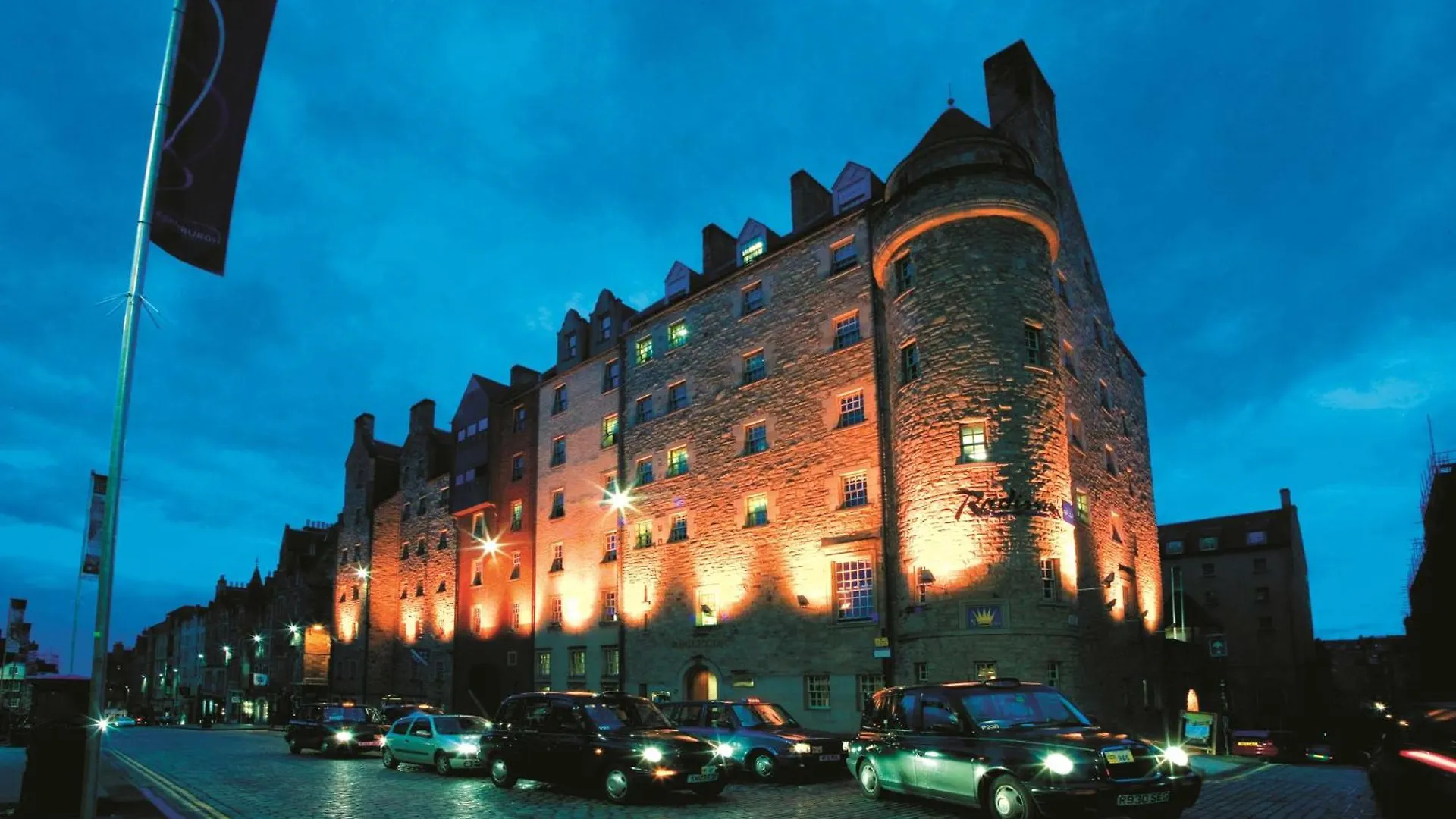 5 Central Edinburgh Hotels Near Patriothall Gallery Worth Booking