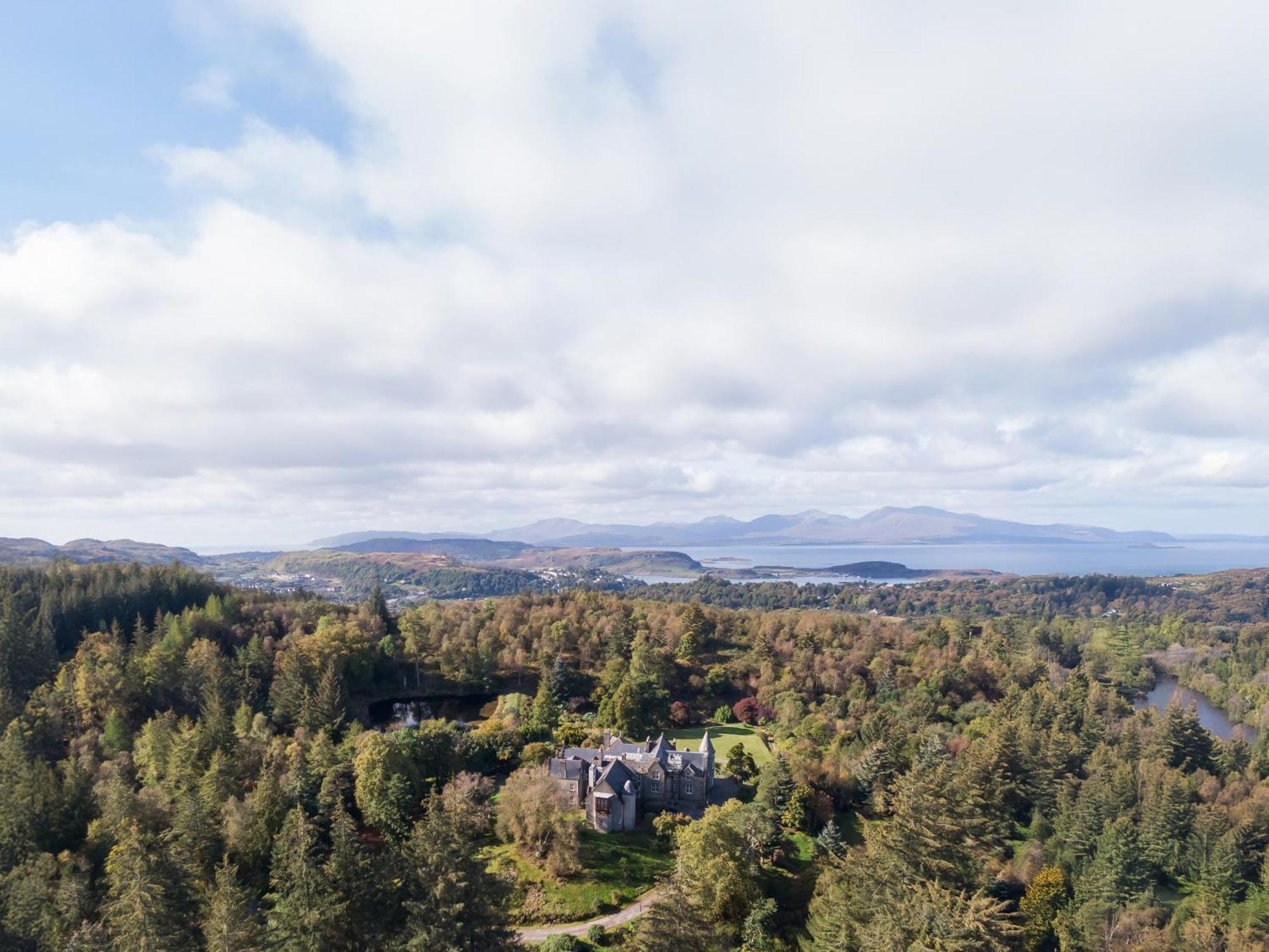 13 Central Oban Hotels Close to Glencruitten Golf Club
