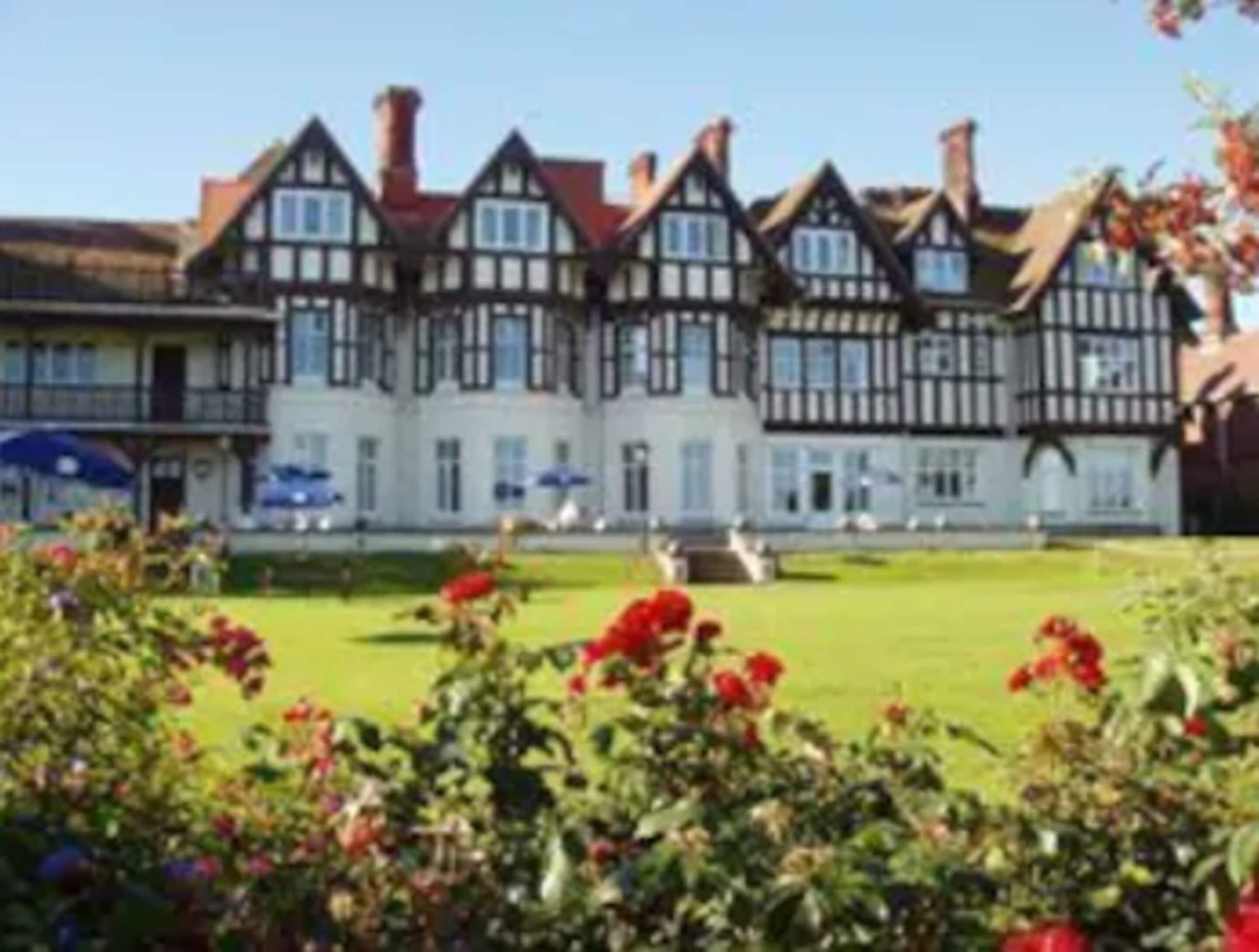 4 Smart Resort Hotels in Norfolk Worth Booking