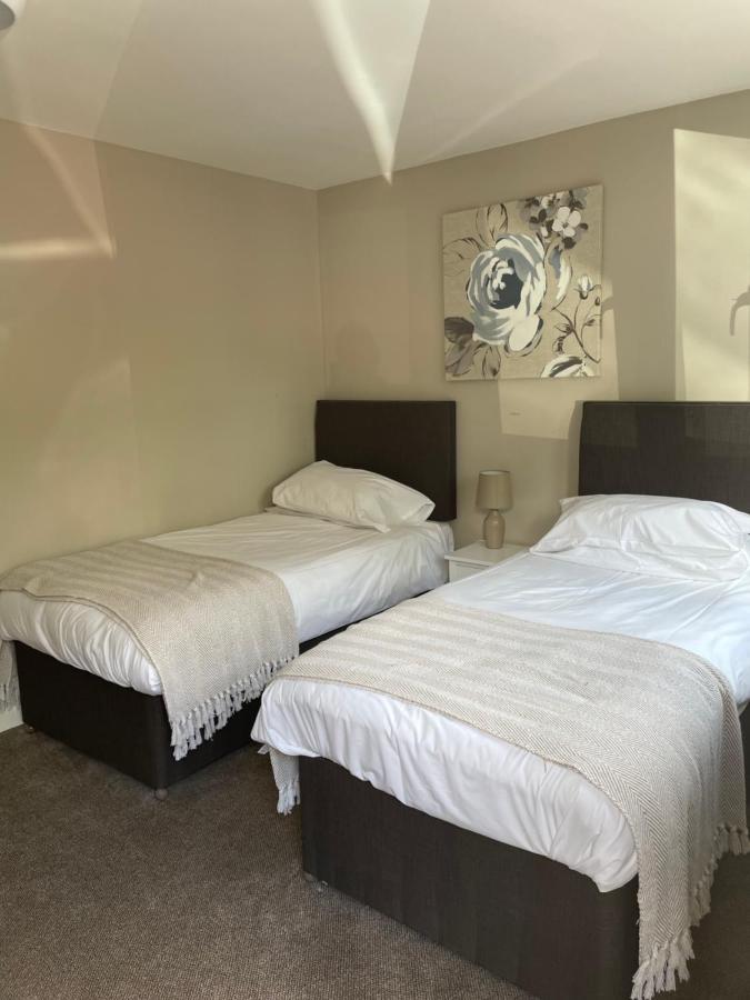 Where to Stay Near Dolebury Warren: 4 Hotels for Couples