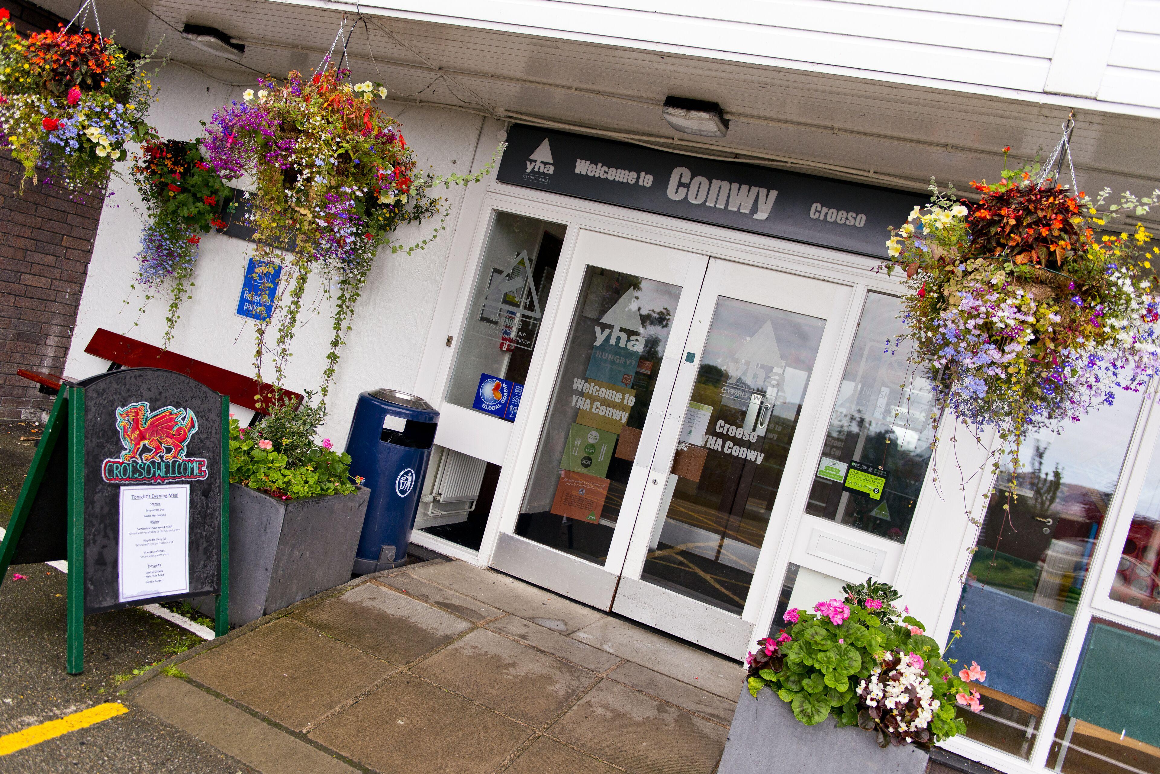 7 Smart Budget Hotels in Clwyd Worth Booking